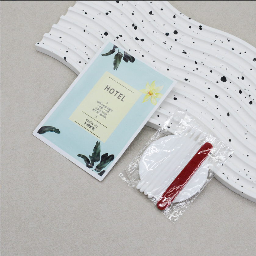 护理包环保涂层纸内物：2棉片，一锉刀、三棉签 包装：三边封环保涂层纸（2000/箱）整箱发货